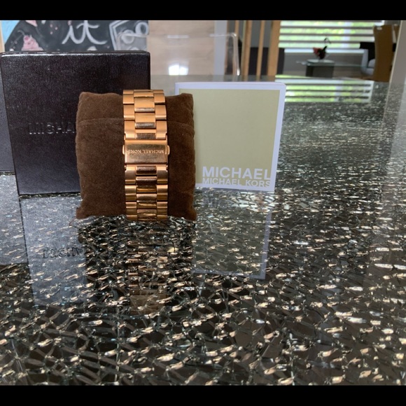 Authentic micheal kors watch ! - Picture 6 of 13